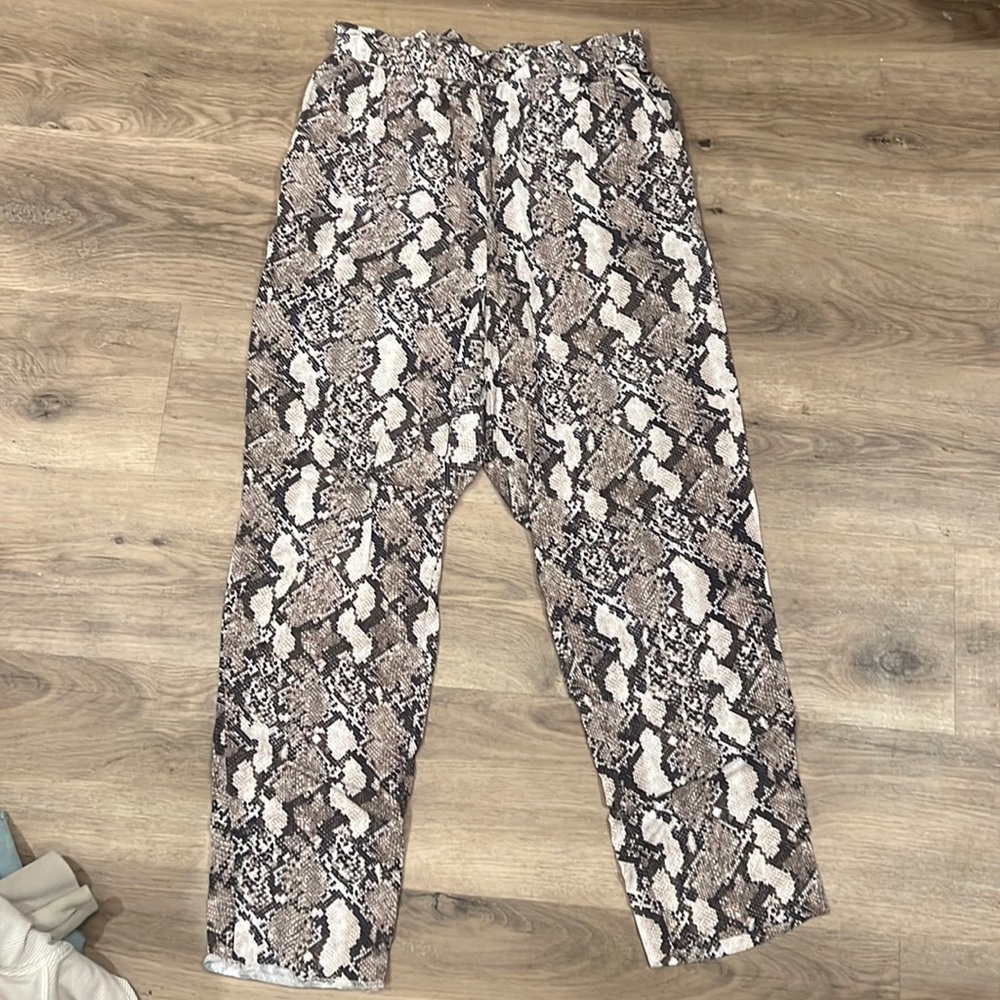 H&M snakeskin soft pants high rise